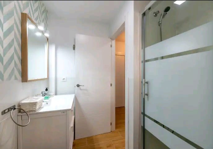Not long term Rented 1/09/2025 -30.10.25 and from 1.4.26-30.6.26 Beautiful ground floor newly renovated