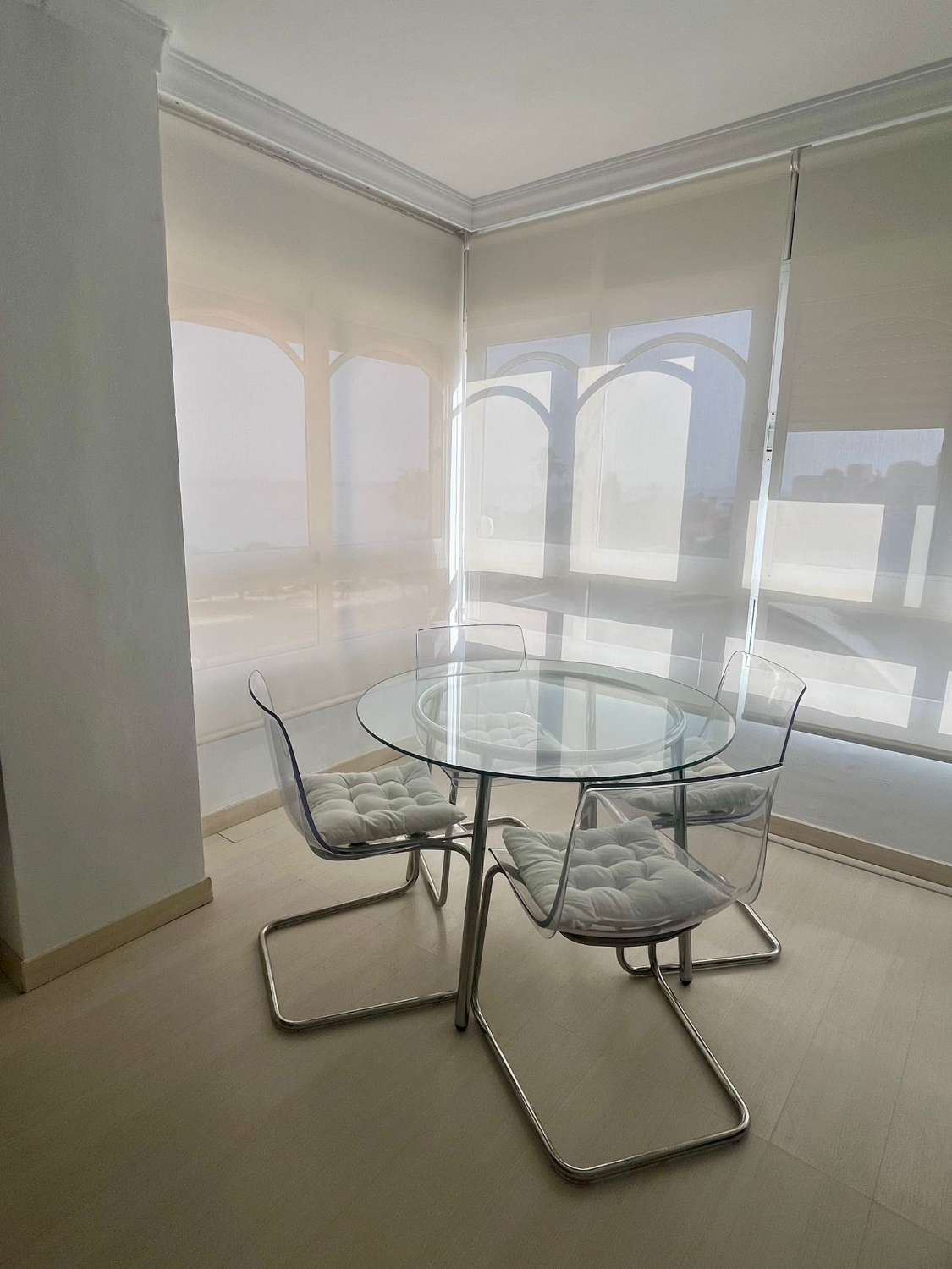 MID SEASON .FOR RENT FROM 1.9.25-20.6.26 NICE APARTMENT ON 1ST LINE BEACH WITH SEA VIEWS IN BENALMADENA