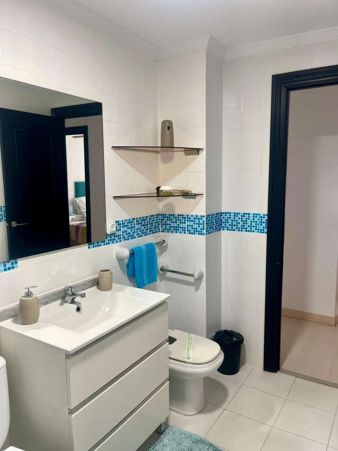 MID SEASON .FOR RENT FROM 1.9.25-20.6.26 NICE APARTMENT ON 1ST LINE BEACH WITH SEA VIEWS IN BENALMADENA