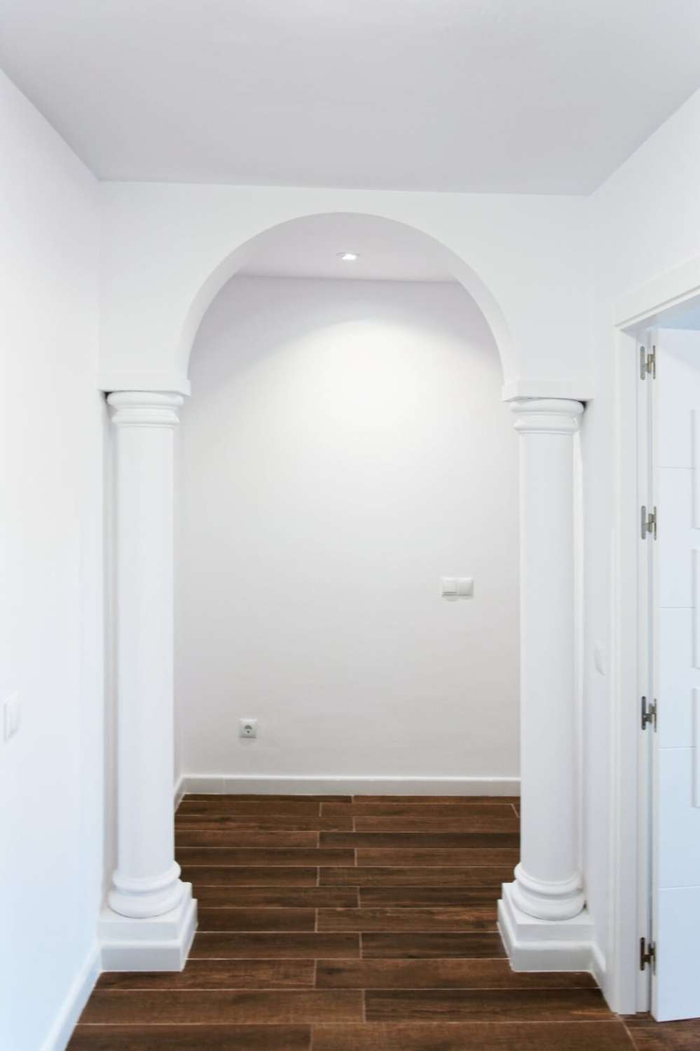 HALF SEASON. FOR RENT FROM 1.10.26-30.6.27 MAGNIFICENT APARTMENT WITH SEA VIEWS