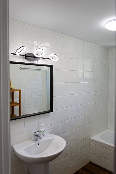 HALF SEASON. FOR RENT FROM 1.10.26-30.6.27 MAGNIFICENT APARTMENT WITH SEA VIEWS