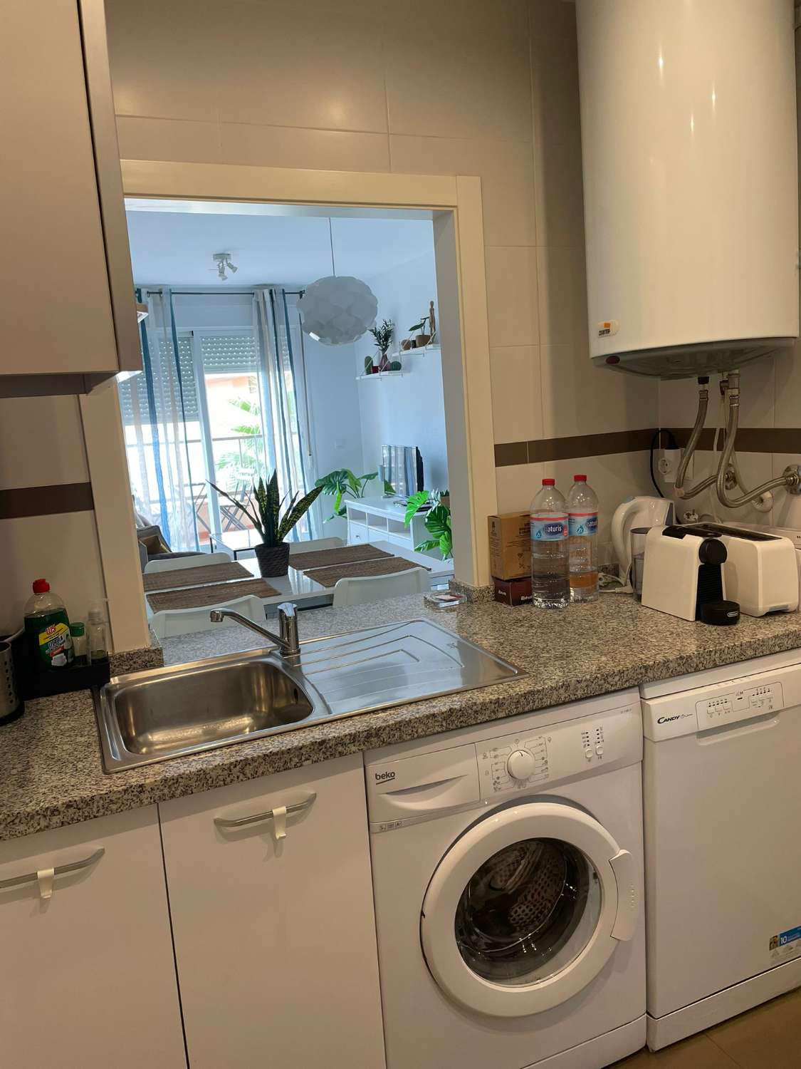 NO ES DE LARGA TEMPORADA Se alquila desde  1.09.25- 30.6.26 bonito apartamento con vistas al mar en Benalmadena costa