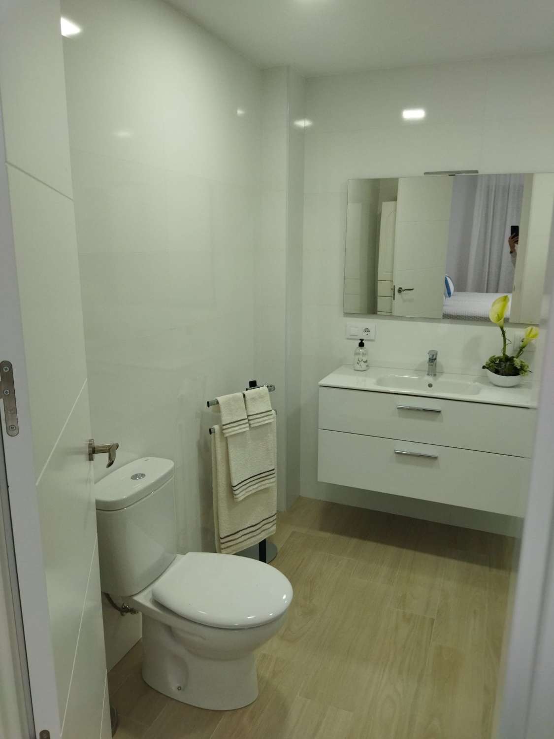 HALF SEIZOEN. TE HUUR VAN 1.09.26-30.6.27 PRACHTIG APPARTEMENT MET UITZICHT OP ZEE IN LOS BOLICHES (FUENGIROLA)