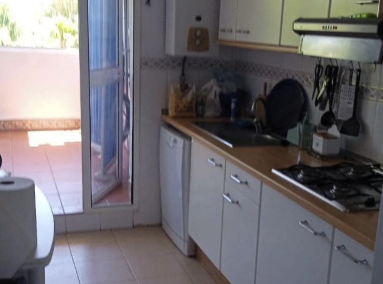 MID SEASON .FOR RENT FROM 01.04.25 - 31.01.25 BEAUTIFUL PENTHOUSE WITH SEA VIEWS IN LA CARIHUELA