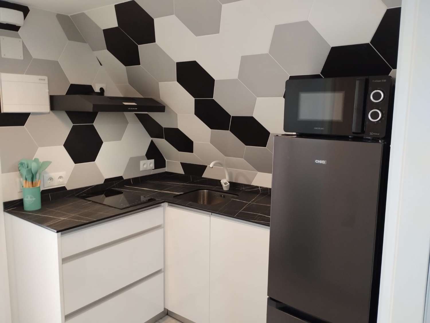 HALF SEASON. FOR RENT FROM 01/09/25 TO 30/06/26 NICE STUDIO IN TORREMOLINOS
