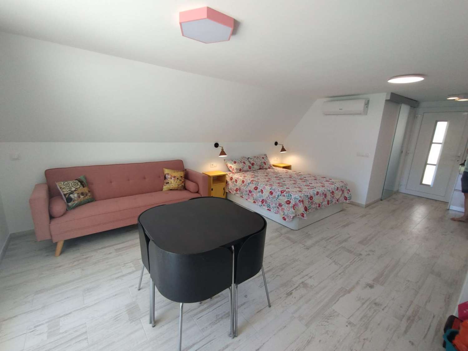HALF SEASON. FOR RENT FROM 01/09/25 TO 30/06/26 NICE STUDIO IN TORREMOLINOS