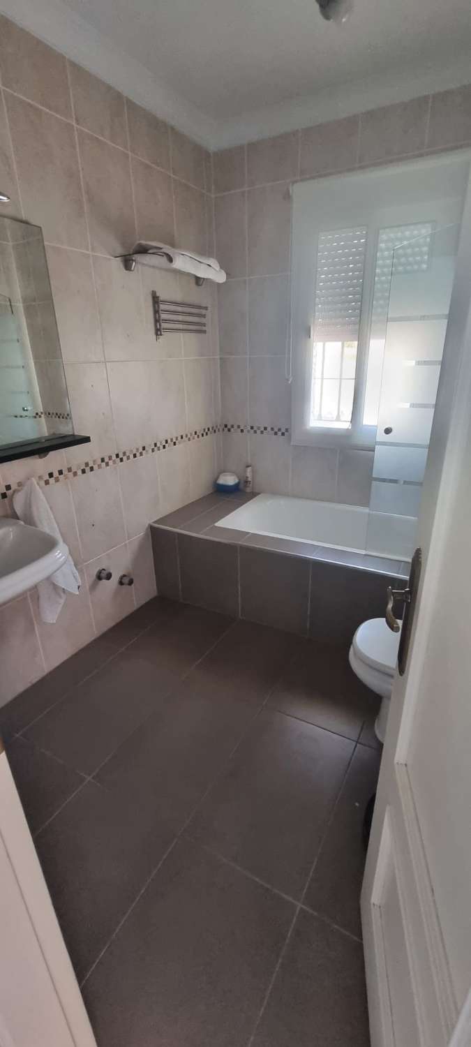 HALF SEASON.  RENTING FROM 1.9.25-30.6.26 NICE APARTMENT IN BENAJARAFE ON 2ND LINE BEACH (MALAGA)