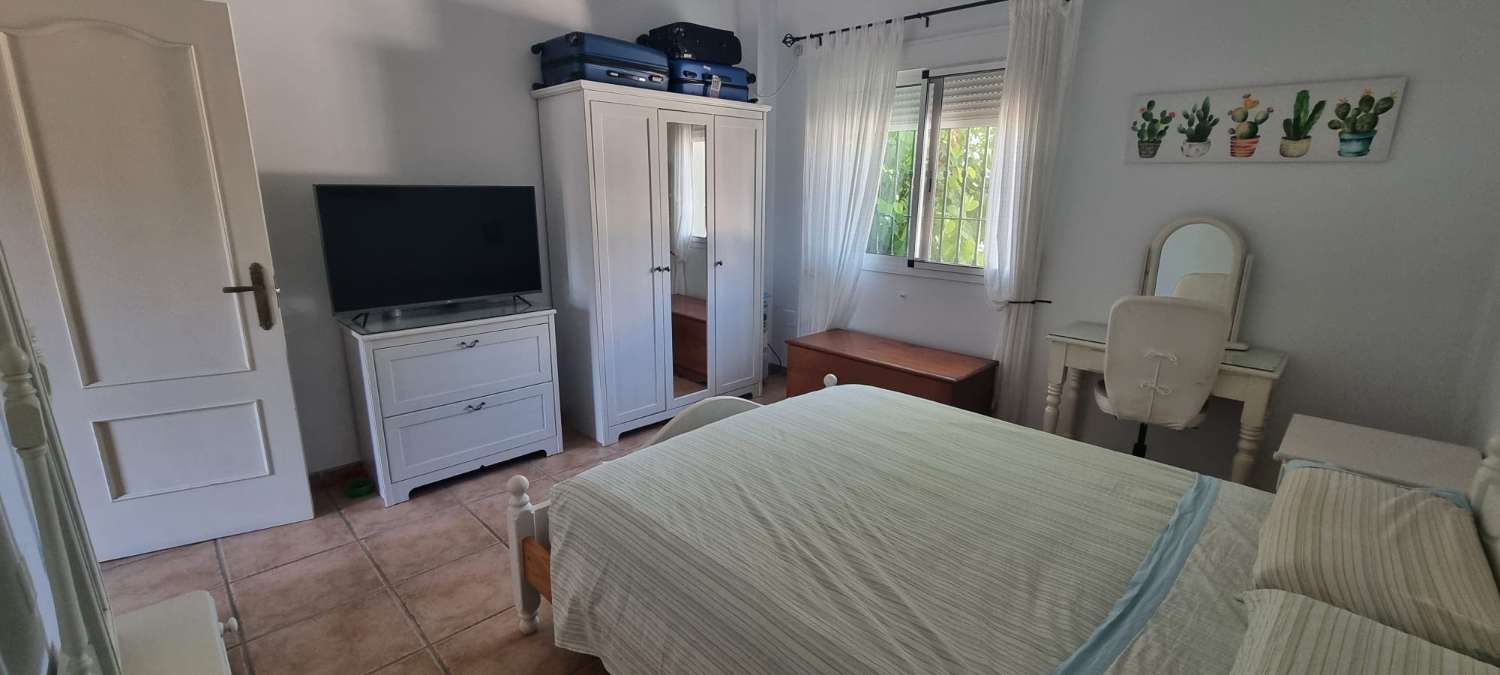 HALF SEASON.  RENTING FROM 1.9.25-30.6.26 NICE APARTMENT IN BENAJARAFE ON 2ND LINE BEACH (MALAGA)