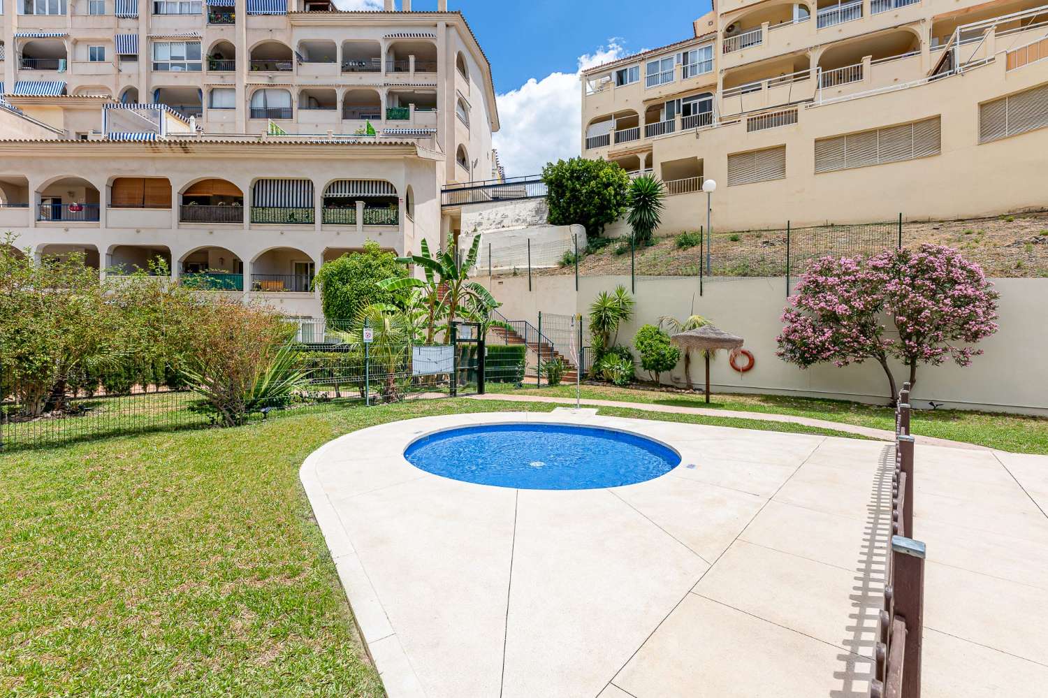 MEDIA TEMPORADA .  SE ALQUILA DESDE 1/10/25 - 15/05/26  EN NUEVA TORREQEBRADA  (BENALMADENA)
