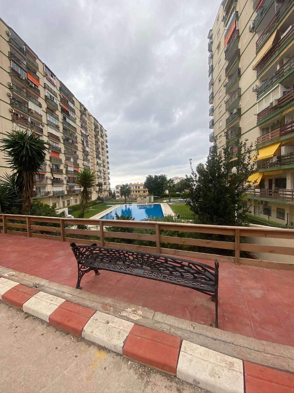Vacker lägenhet med havsutsikt till salu i Benalmadena 200 meter från stranden