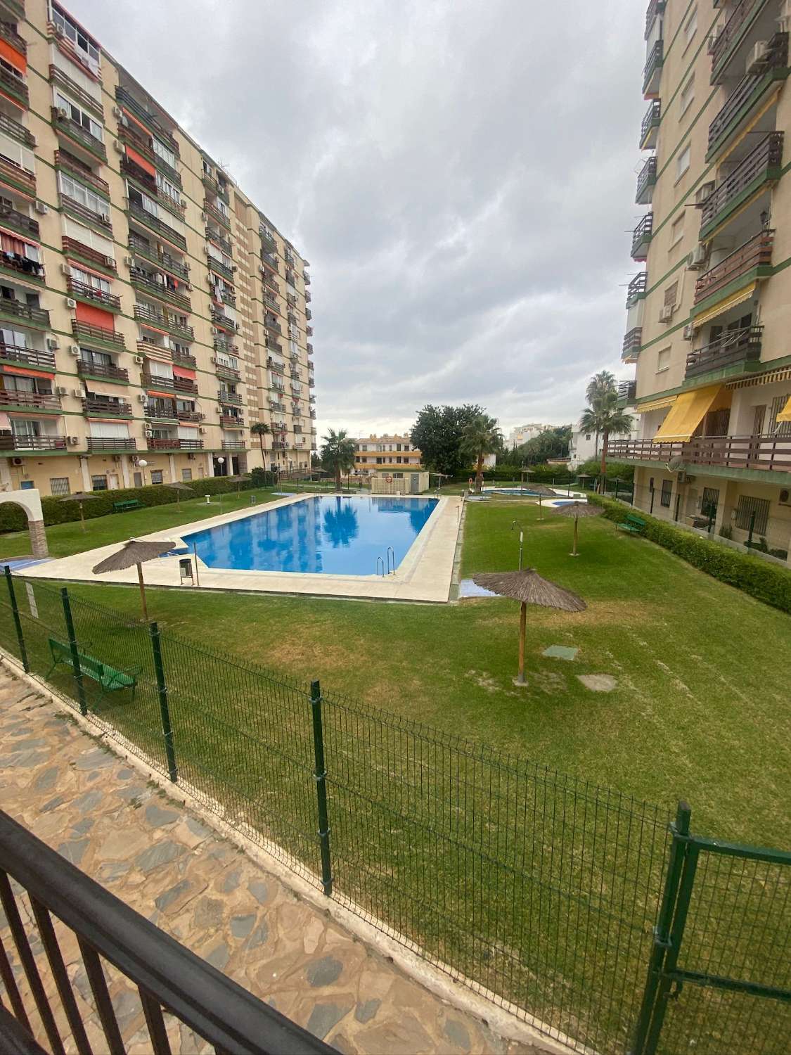 Vacker lägenhet med havsutsikt till salu i Benalmadena 200 meter från stranden