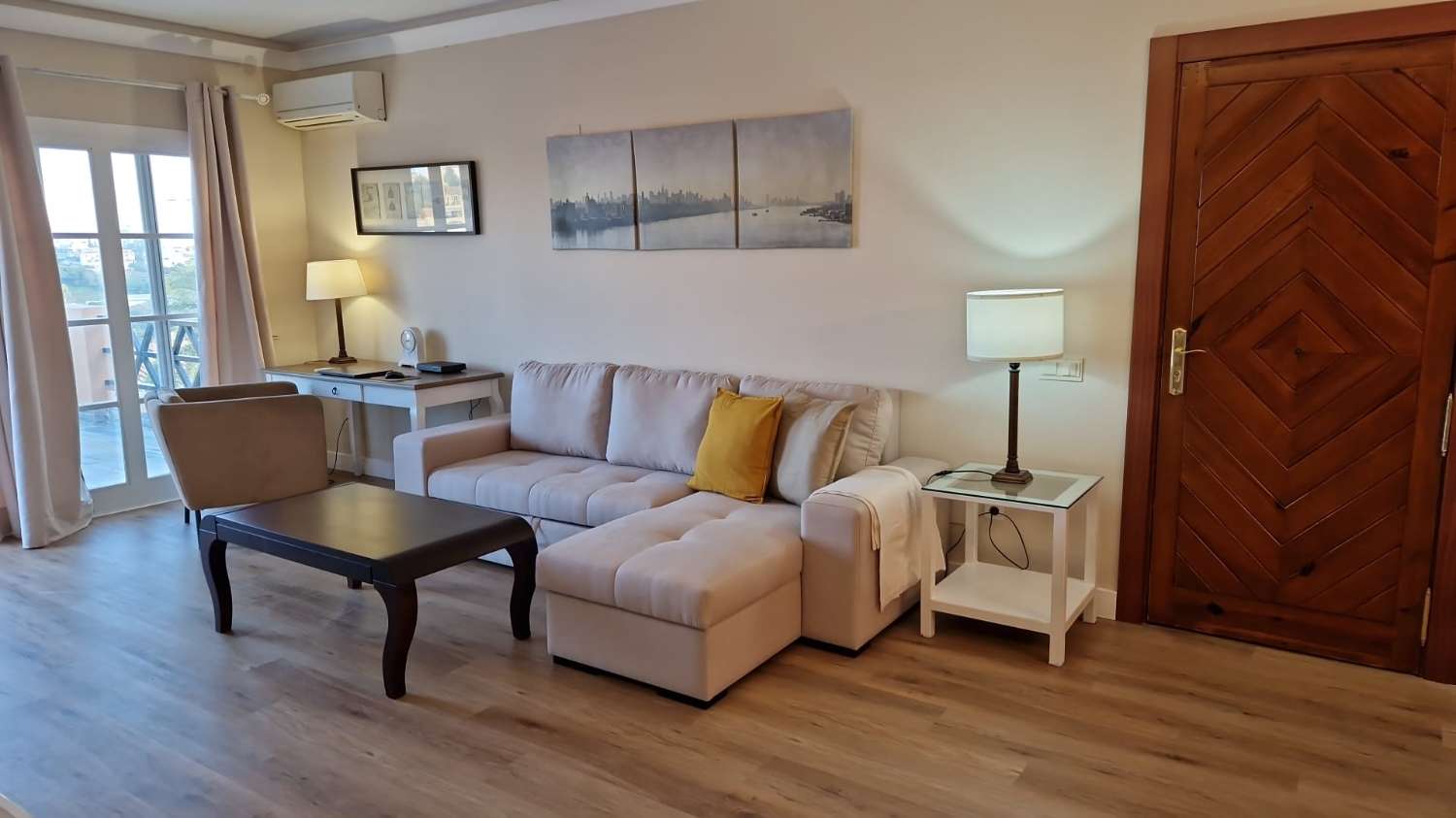 MEDIA TEMPORADA . SE ALQUILA  desde 1.10. 26-30.6.27  BONITO ATICO EN MIJAS COSTA