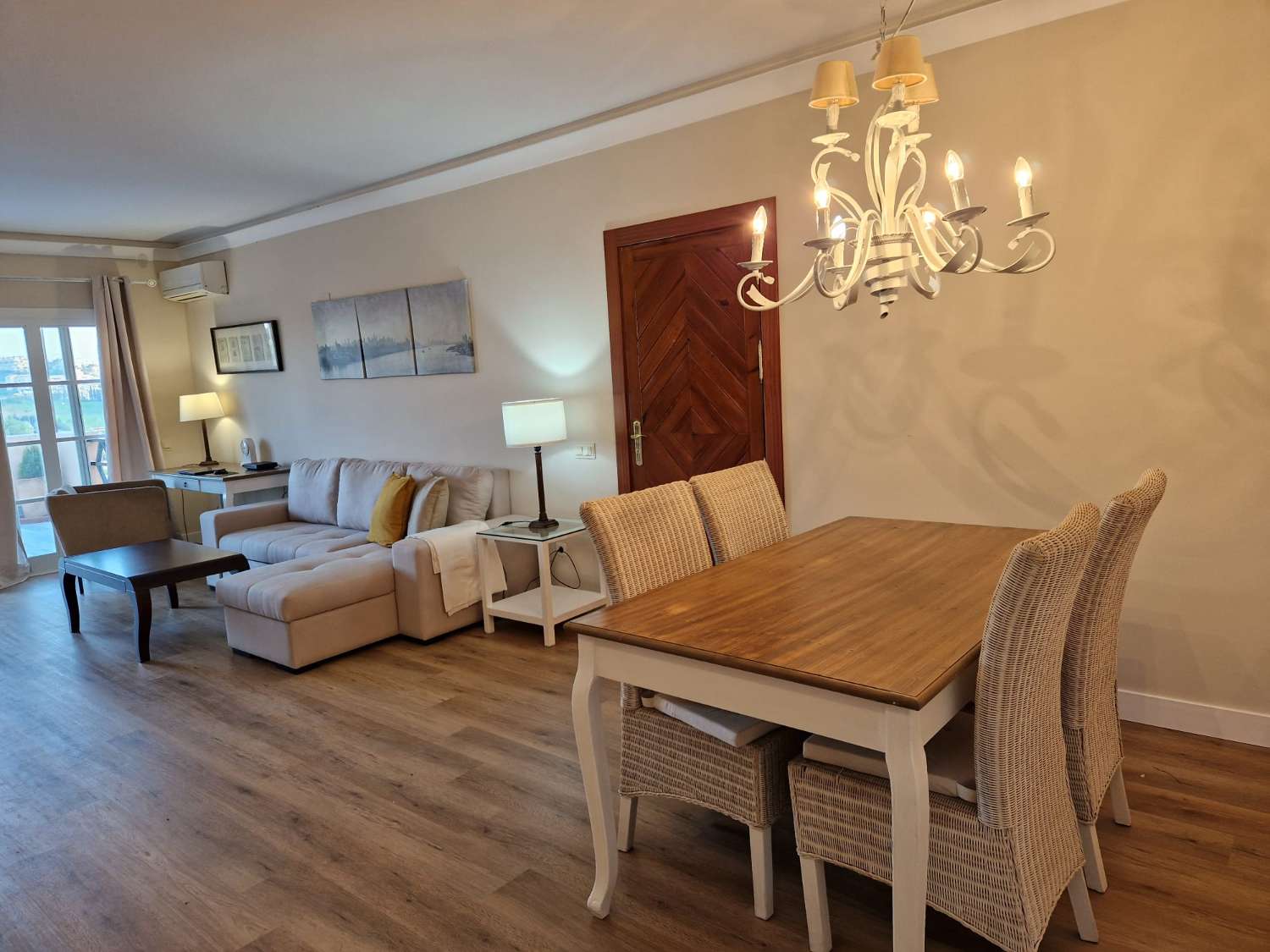 MEDIA TEMPORADA . SE ALQUILA  desde 1.10. 26-30.6.27  BONITO ATICO EN MIJAS COSTA