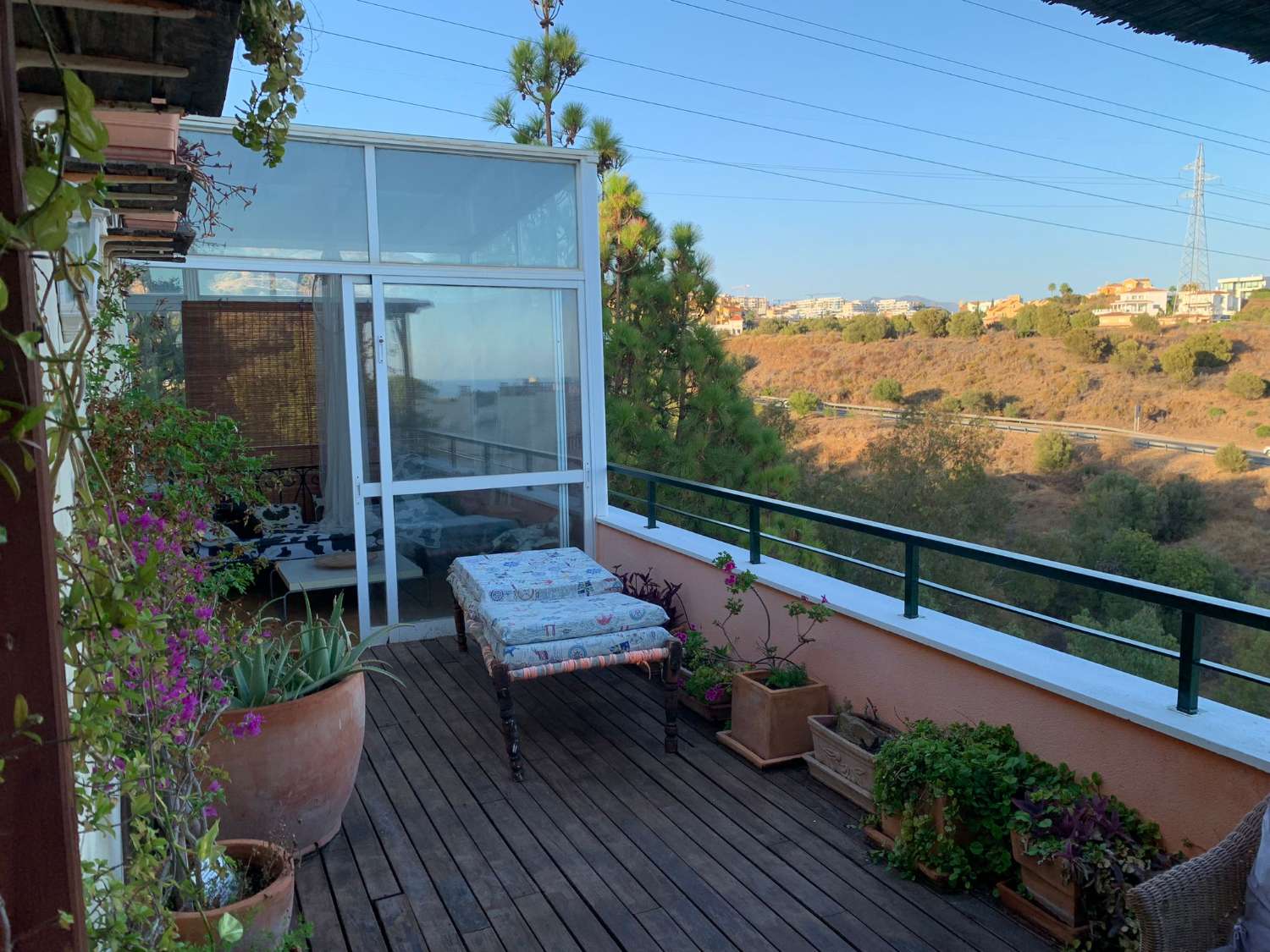 AFFITTATO DAL 15.1.26 PER 10 MESI BELLISSIMO ATTICO CON VISTA SUL MARE A CALAHONDA (MIJAS)