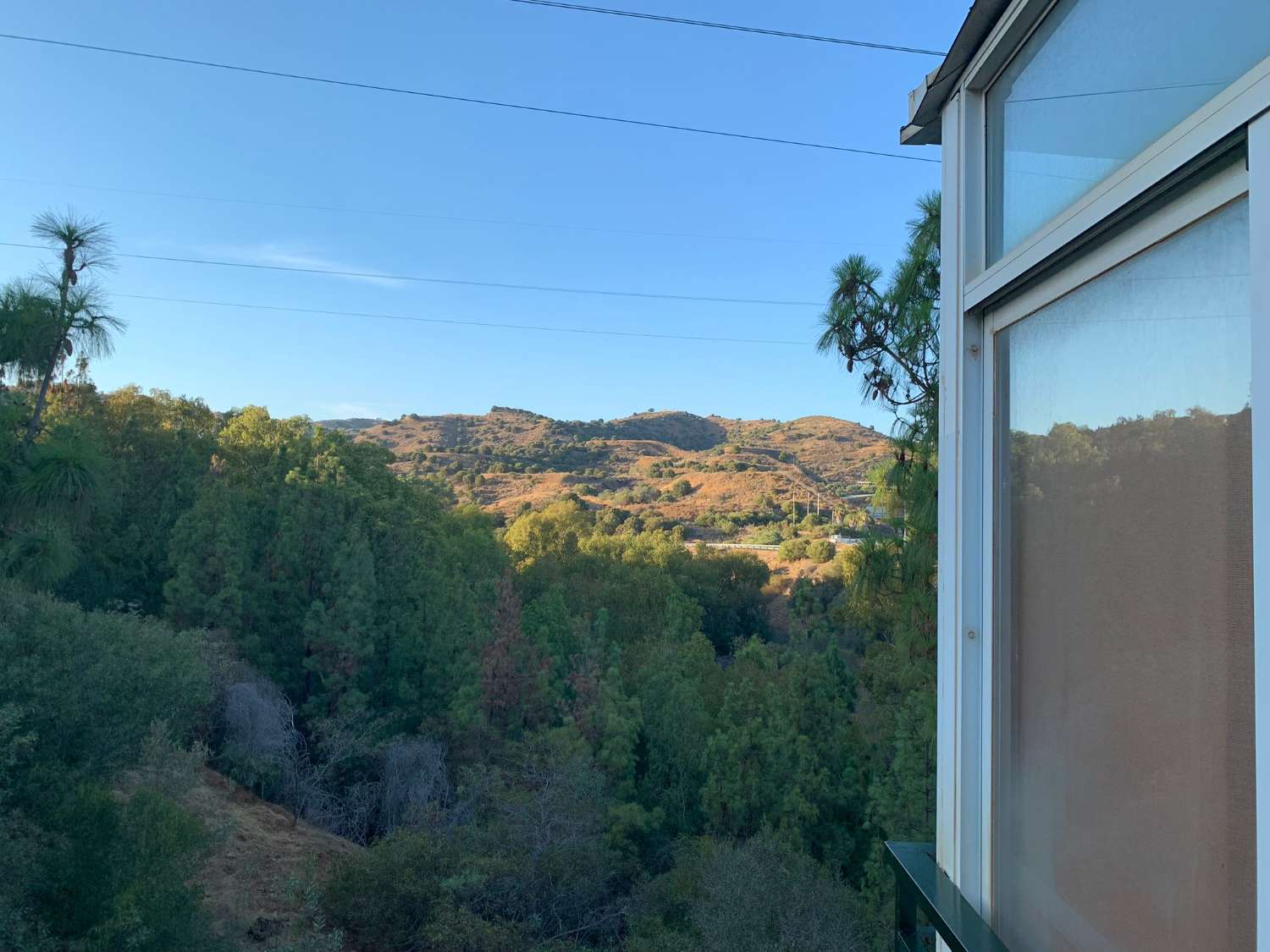 AFFITTATO DAL 15.1.26 PER 10 MESI BELLISSIMO ATTICO CON VISTA SUL MARE A CALAHONDA (MIJAS)