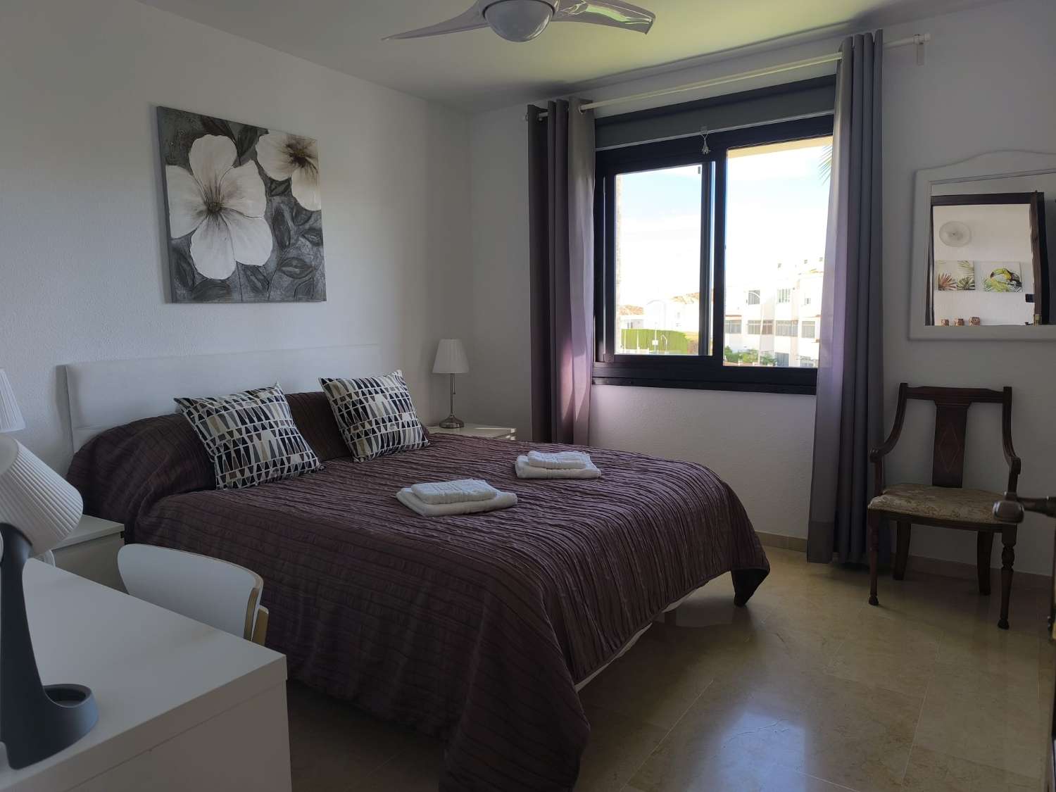 MEDIA TEMPORADA . SE ALQUILA DESDE 01/11/2026 HASTA 31.5.27 BONITO APARTAMENTO EN BENALMADENA COSTA