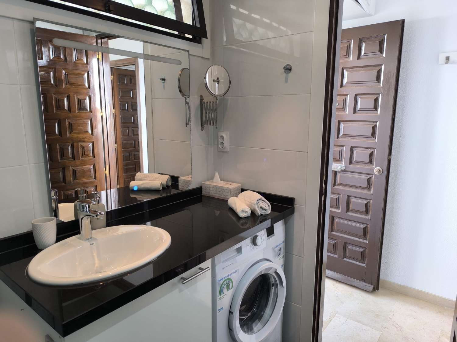 MEDIA TEMPORADA . SE ALQUILA DESDE 01/11/2026 HASTA 31.5.27 BONITO APARTAMENTO EN BENALMADENA COSTA