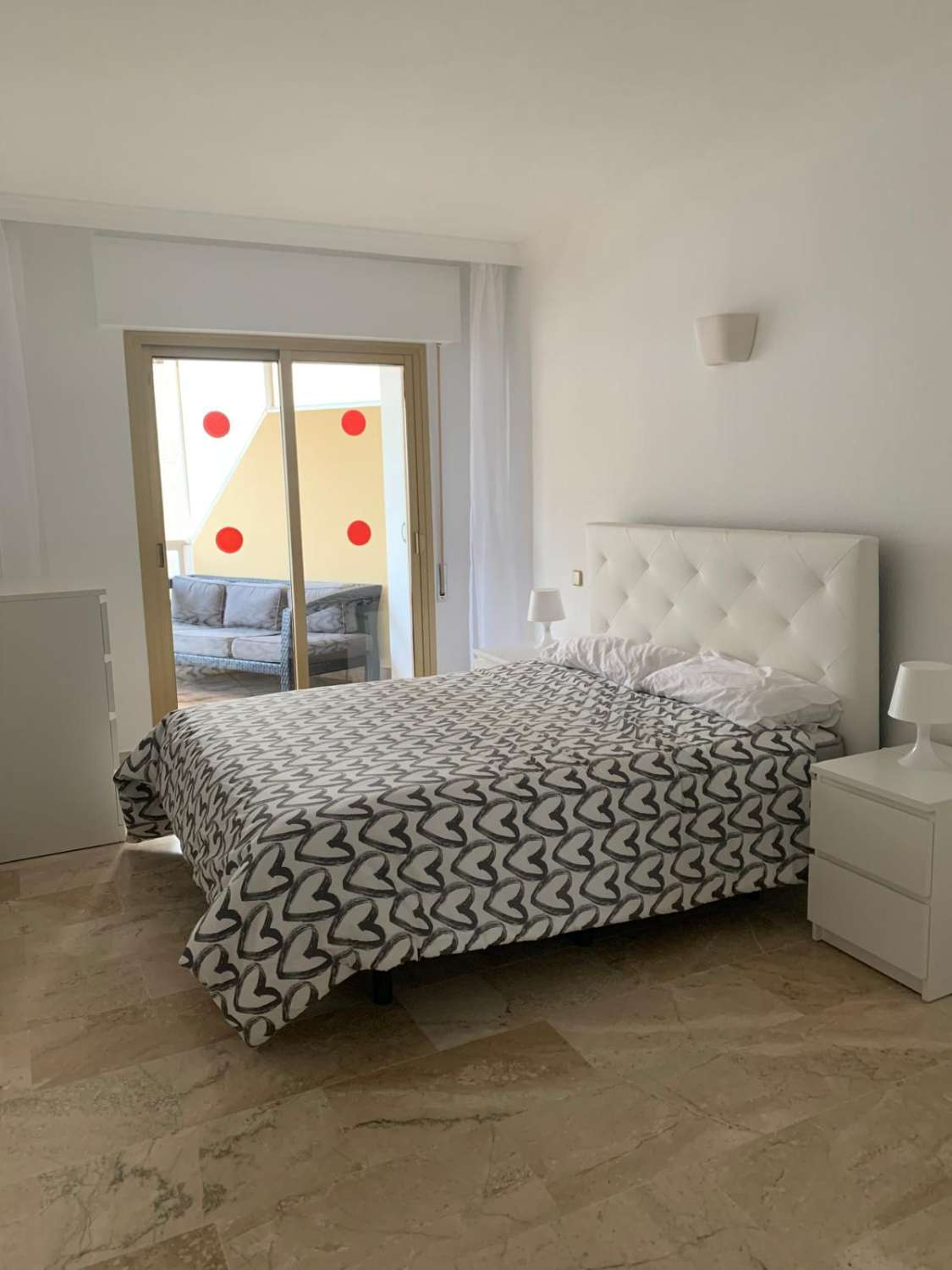 HALF SEIZOEN. TE HUUR VANAF 1.9.25-30.6.26 PRACHTIG APPARTEMENT MET UITZICHT OP ZEE IN FUENGIROLA
