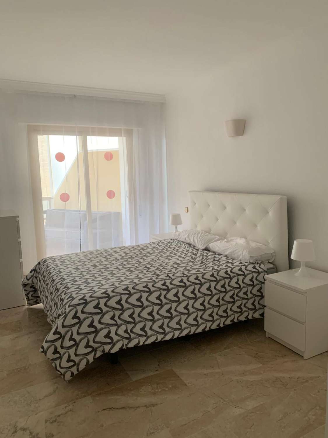 HALF SEIZOEN. TE HUUR VANAF 1.9.25-30.6.26 PRACHTIG APPARTEMENT MET UITZICHT OP ZEE IN FUENGIROLA