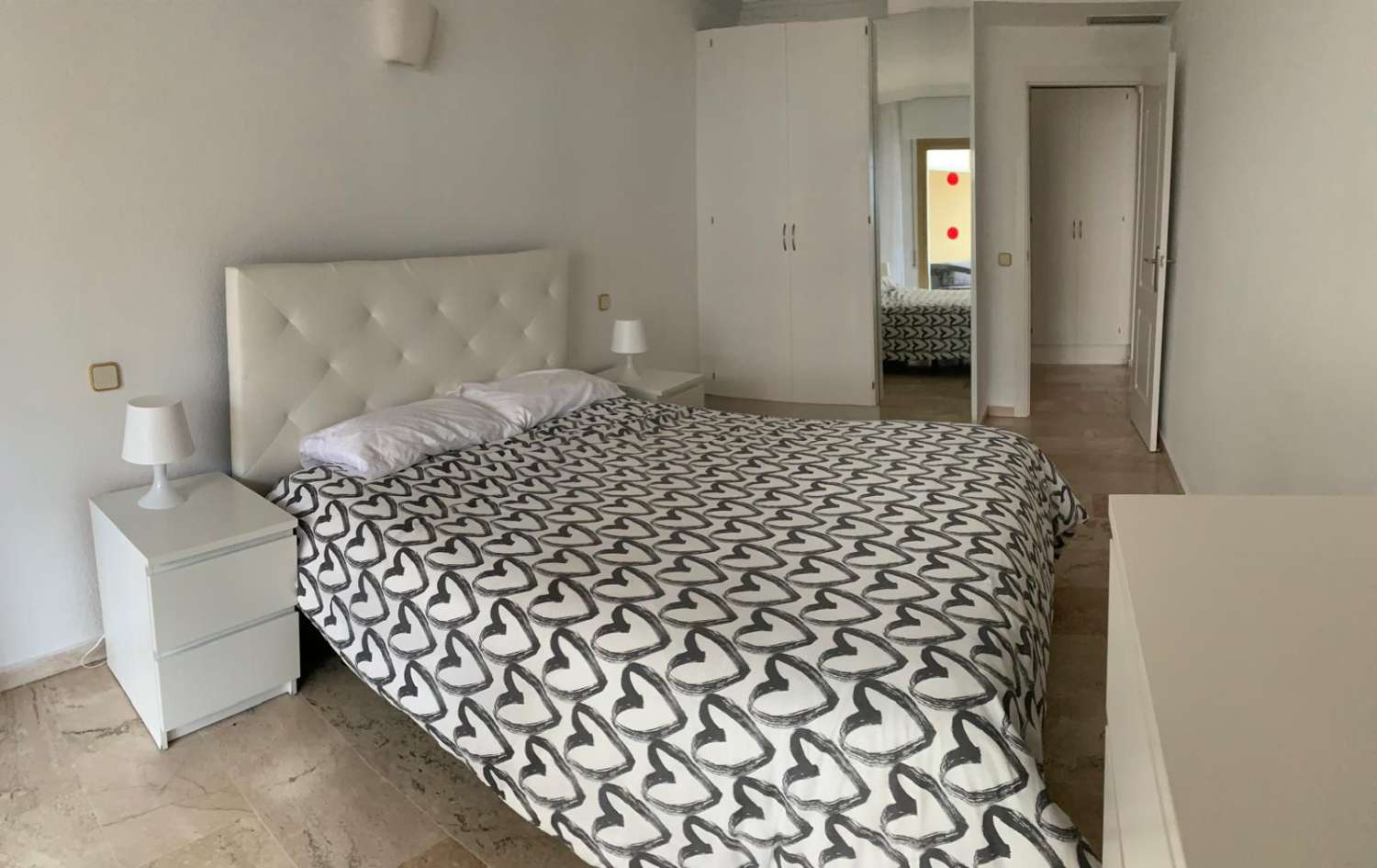 HALF SEIZOEN. TE HUUR VANAF 1.9.25-30.6.26 PRACHTIG APPARTEMENT MET UITZICHT OP ZEE IN FUENGIROLA