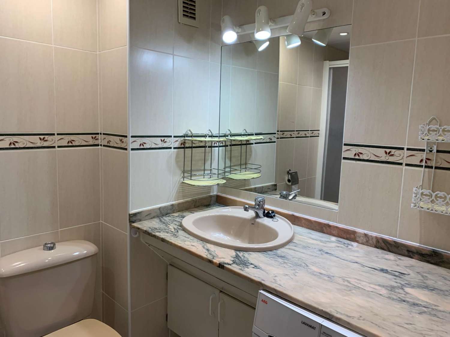 HALF SEIZOEN. TE HUUR VANAF 1.9.25-30.6.26 PRACHTIG APPARTEMENT MET UITZICHT OP ZEE IN FUENGIROLA