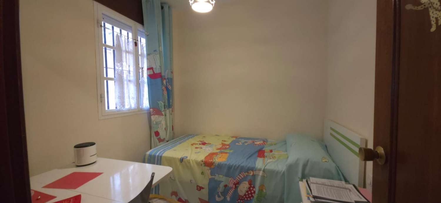 HALV SESONG. LEIES FRA NÅ TIL 30.4.25 OG FRA 1.9.25-31.12.25 FIN DUPLEX I LA NOGALERA (TORREMOLINOS)