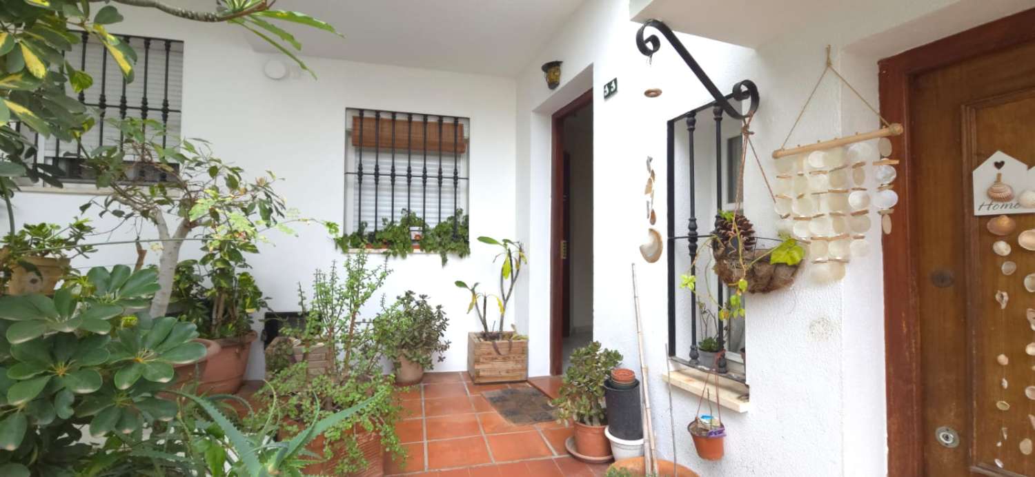 HALV SESONG. LEIES FRA NÅ TIL 30.4.25 OG FRA 1.9.25-31.12.25 FIN DUPLEX I LA NOGALERA (TORREMOLINOS)