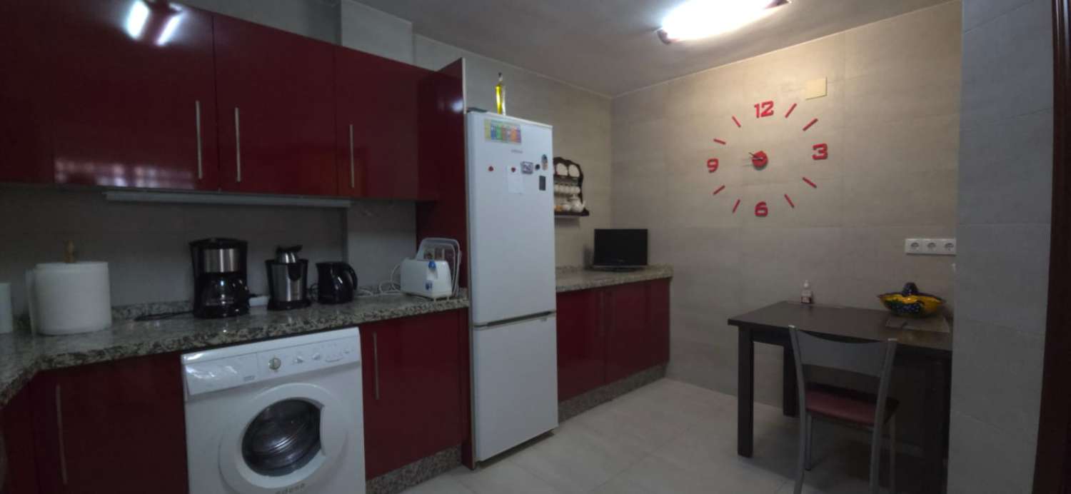 HALV SESONG. LEIES FRA NÅ TIL 30.4.25 OG FRA 1.9.25-31.12.25 FIN DUPLEX I LA NOGALERA (TORREMOLINOS)