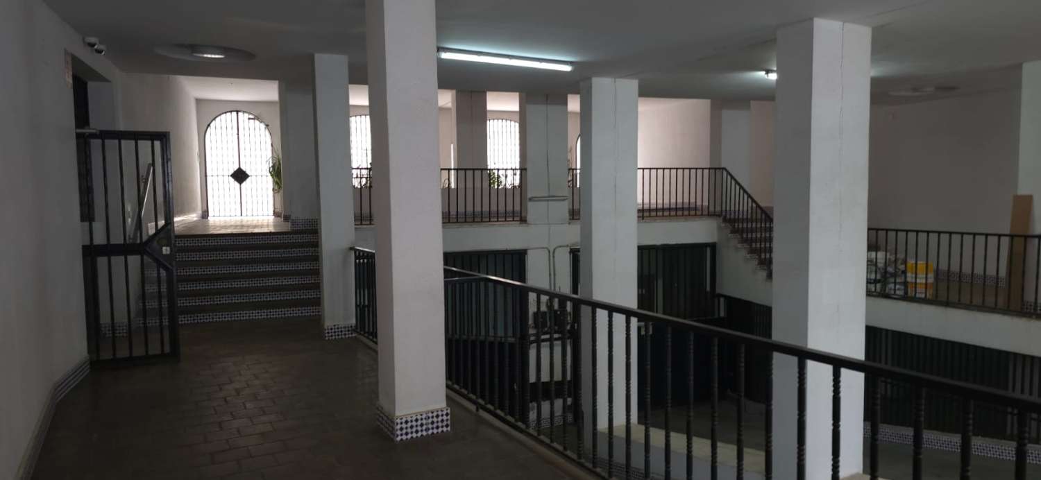 HALV SESONG. LEIES FRA NÅ TIL 30.4.25 OG FRA 1.9.25-31.12.25 FIN DUPLEX I LA NOGALERA (TORREMOLINOS)