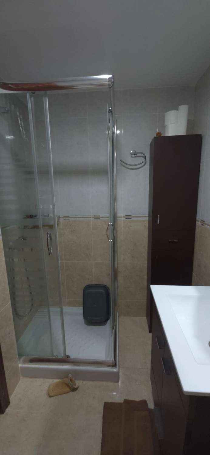HALV SESONG. LEIES FRA NÅ TIL 30.4.25 OG FRA 1.9.25-31.12.25 FIN DUPLEX I LA NOGALERA (TORREMOLINOS)