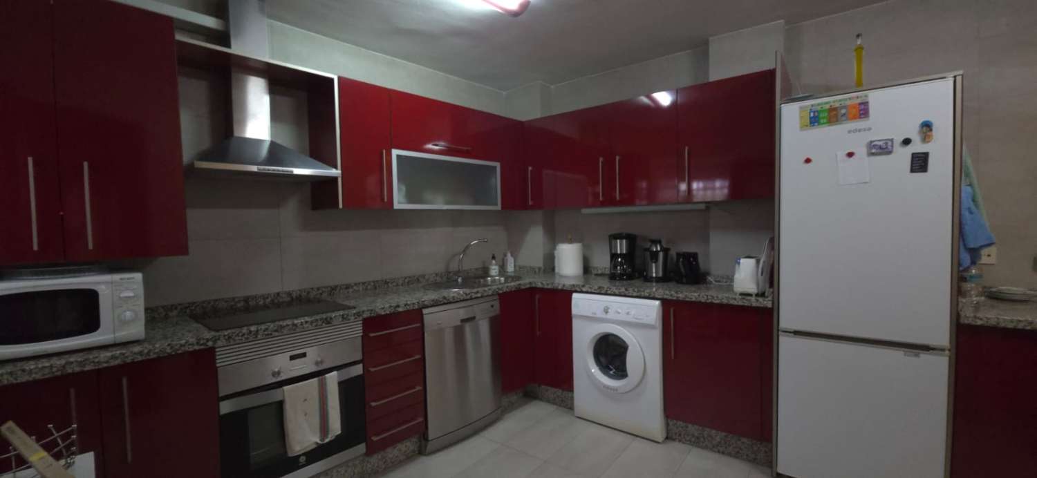 HALV SESONG. LEIES FRA NÅ TIL 30.4.25 OG FRA 1.9.25-31.12.25 FIN DUPLEX I LA NOGALERA (TORREMOLINOS)