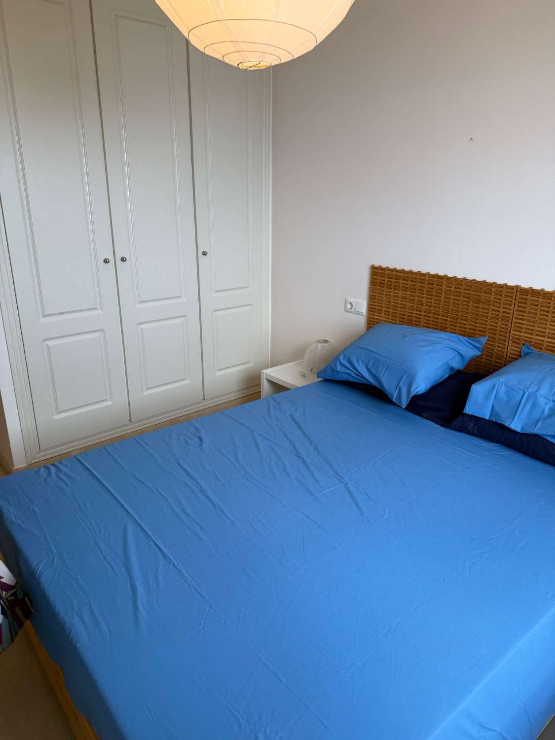 SE ALQUILA POR LARGA  TEMPORADA DESDE 1.6.25- BONITO APARTAMENTO CON VISTAS AL MAR EN BENALMADENA  PUEBLO