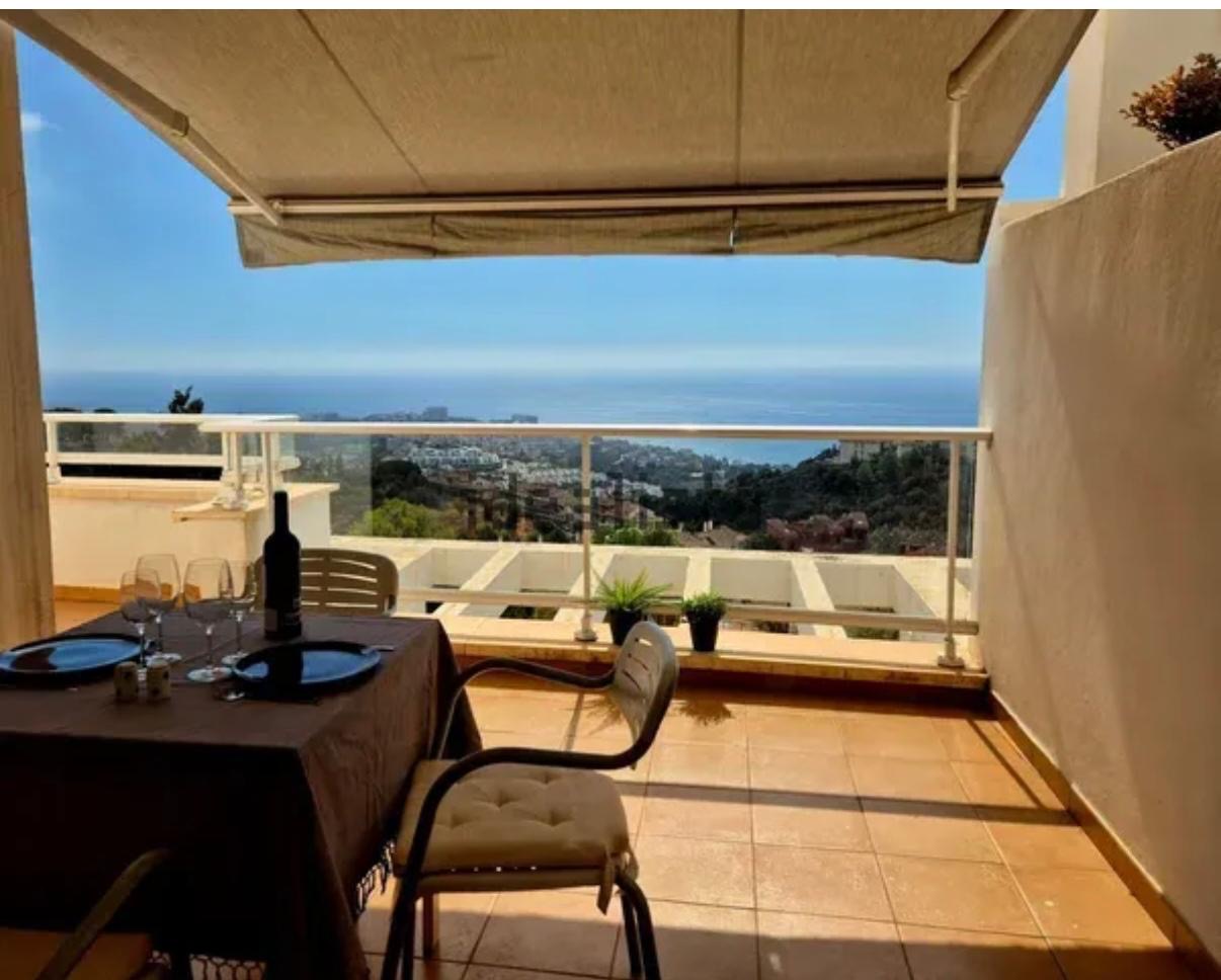 SE ALQUILA POR LARGA  TEMPORADA DESDE 1.6.25- BONITO APARTAMENTO CON VISTAS AL MAR EN BENALMADENA  PUEBLO