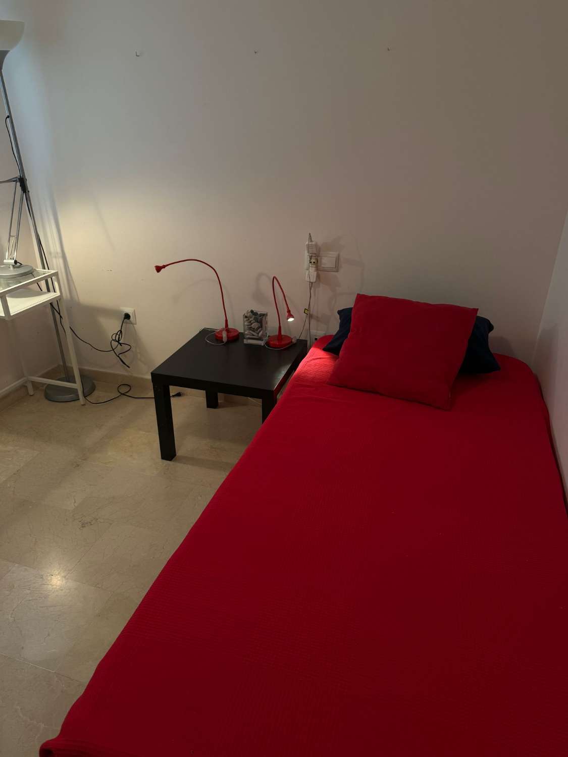 SE ALQUILA POR LARGA  TEMPORADA DESDE 1.6.25- BONITO APARTAMENTO CON VISTAS AL MAR EN BENALMADENA  PUEBLO