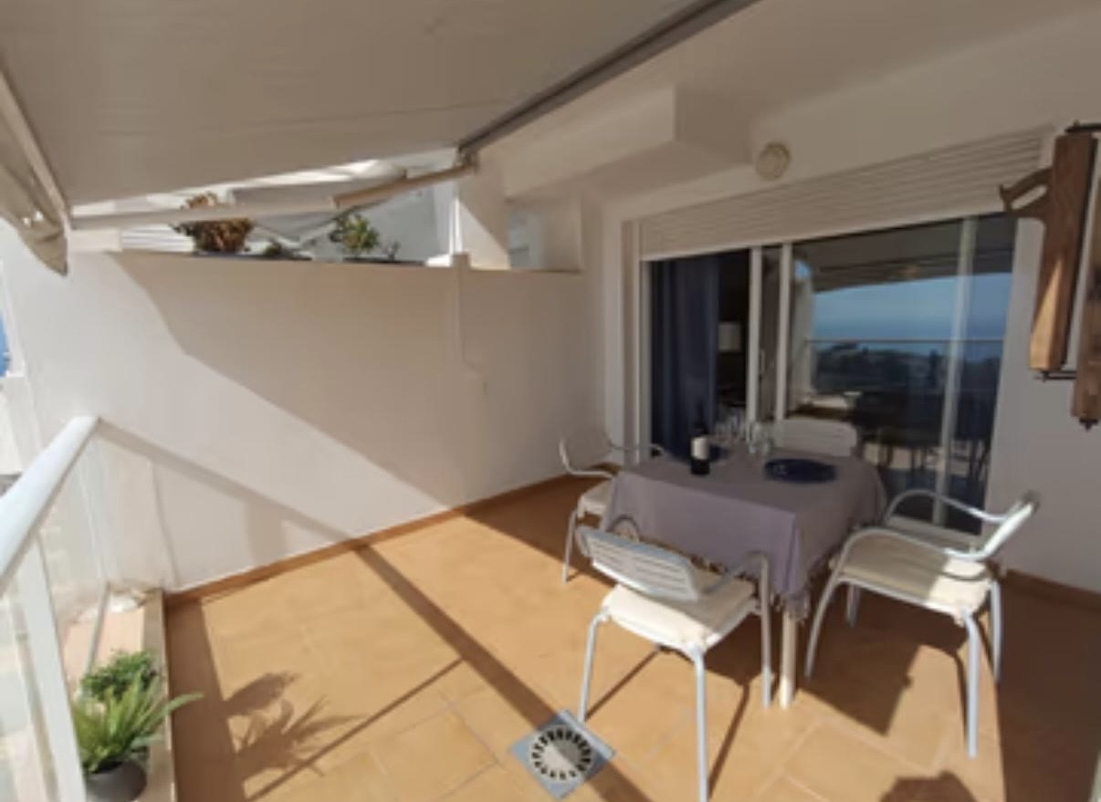 SE ALQUILA POR LARGA  TEMPORADA DESDE 1.6.25- BONITO APARTAMENTO CON VISTAS AL MAR EN BENALMADENA  PUEBLO