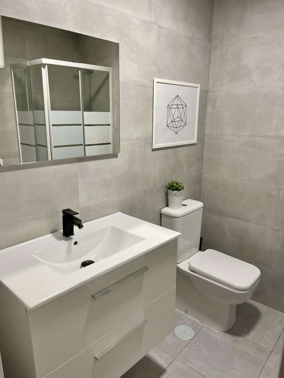 HALF SEASON. STUDIO FOR RENT FROM 1.9.25-30.6.26 RENOVATED NEAR LA CARIHUELA (TORREMOLINOS )