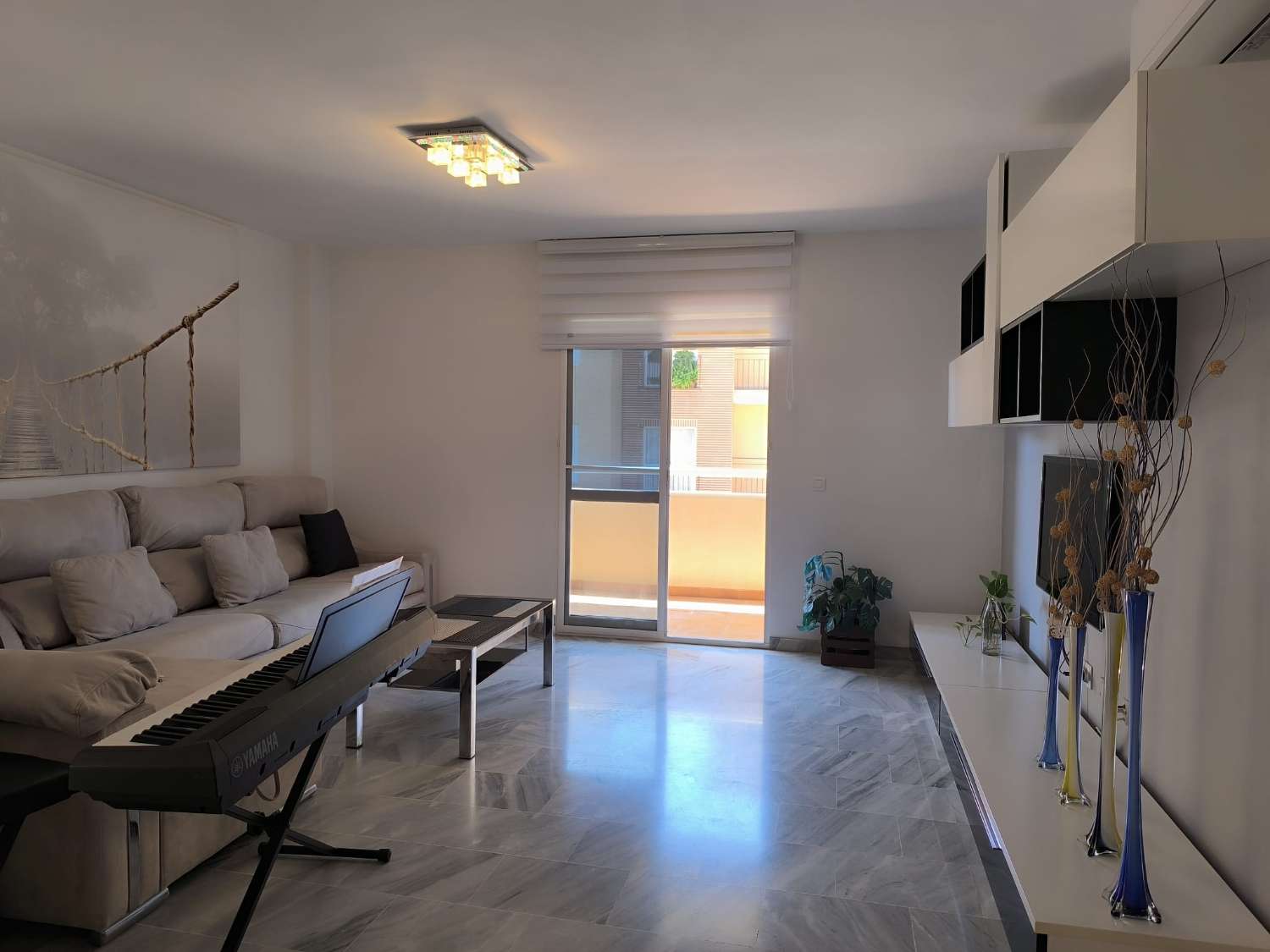 LARGA TEMPORADA . SE ALQUILA PRECIOSO APARTAMENTO CENTRICO EN BENALMADENA