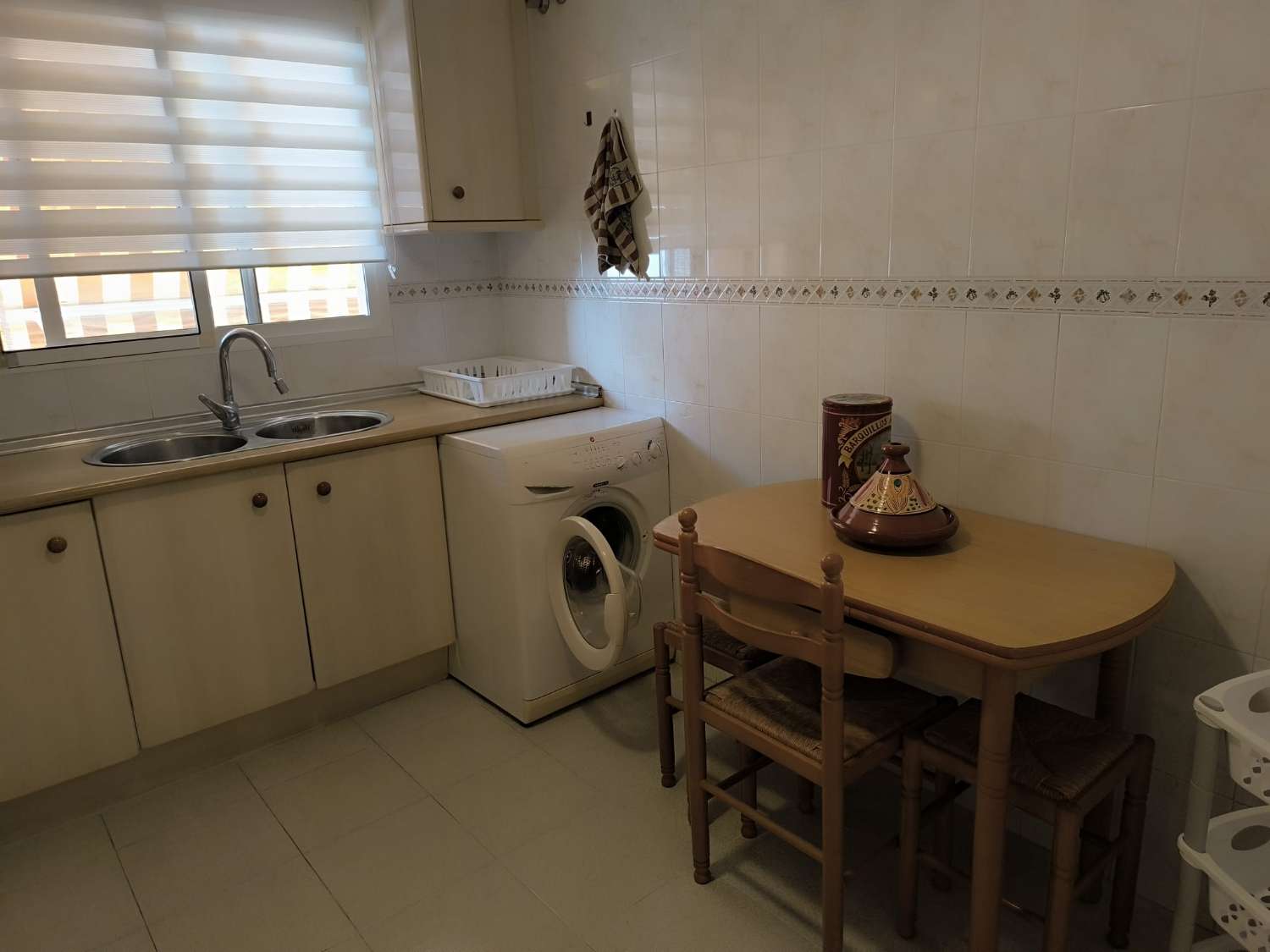 LARGA TEMPORADA . SE ALQUILA PRECIOSO APARTAMENTO CENTRICO EN BENALMADENA