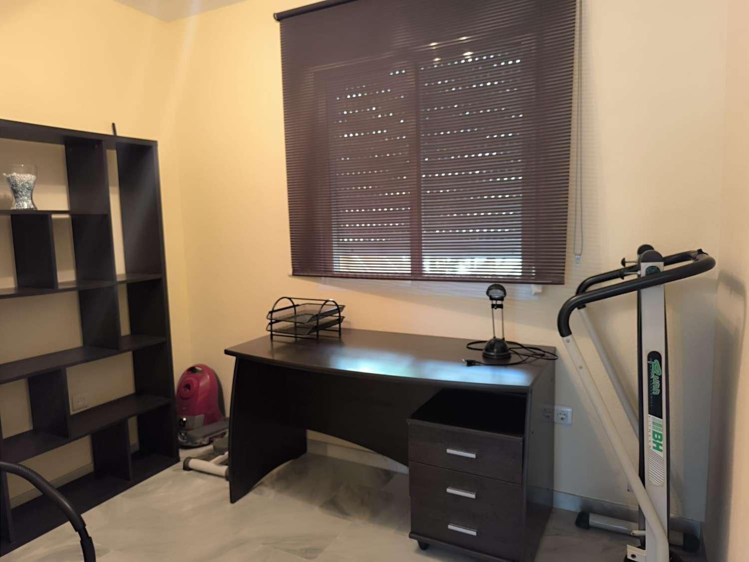 LARGA TEMPORADA . SE ALQUILA PRECIOSO APARTAMENTO CENTRICO EN BENALMADENA