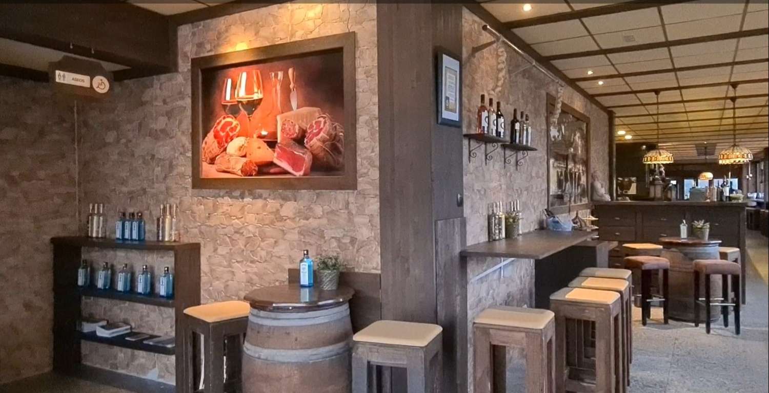 MAGNIFICENT FULLY ASSEMBLED PREMISES FOR SALE NEAR LA CARIHUELA (TORREMOLINOS)