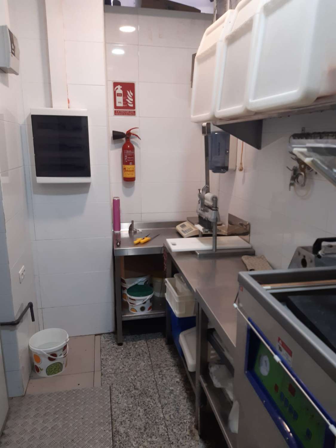MAGNIFICENT FULLY ASSEMBLED PREMISES FOR SALE NEAR LA CARIHUELA (TORREMOLINOS)