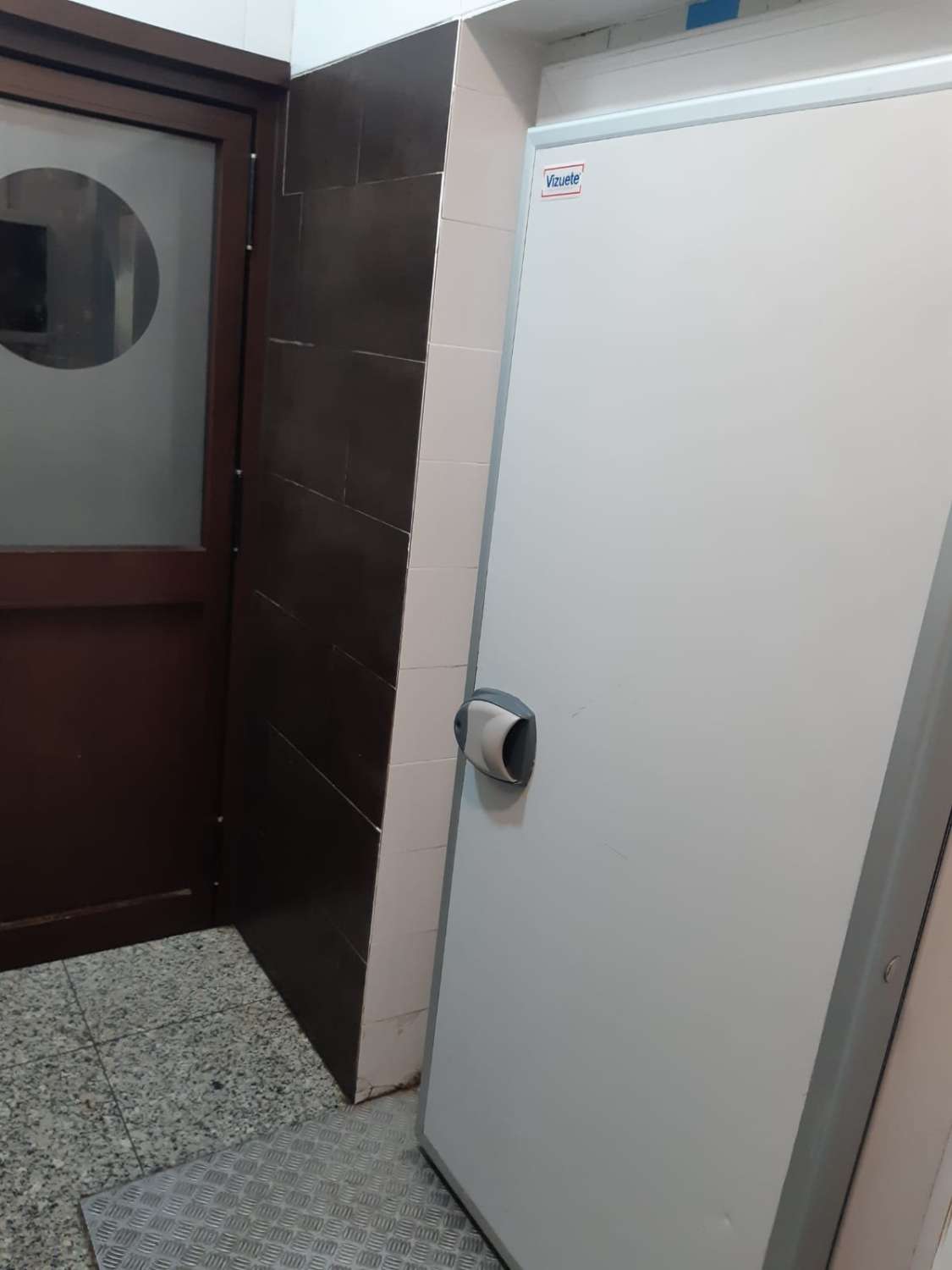MAGNIFICENT FULLY ASSEMBLED PREMISES FOR SALE NEAR LA CARIHUELA (TORREMOLINOS)