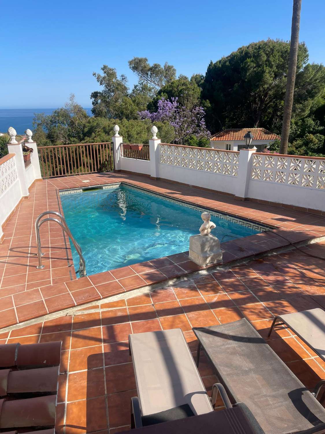 For rent from 20/10/2025 to 31/05/2026 Beautiful apartment with sea views in Torremuelle area ( Benalmádena )