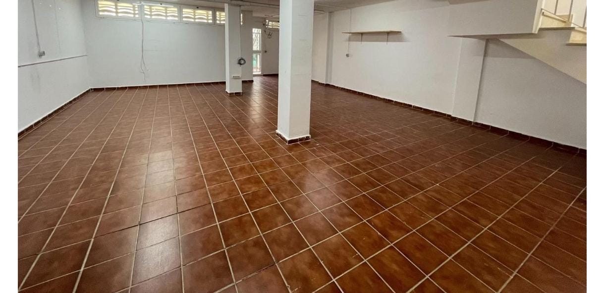 SE ALQUILA POR LARGA TEMPORADA BONITO CHALET ADOSADO   EN TORREMOLINOS