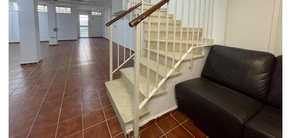 SE ALQUILA POR LARGA TEMPORADA BONITO CHALET ADOSADO   EN TORREMOLINOS