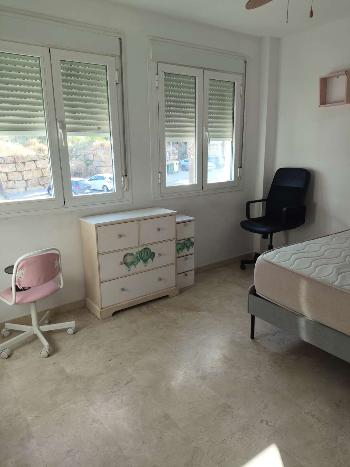 SE ALQUILA POR LARGA TEMPORADA BONITO CHALET ADOSADO   EN TORREMOLINOS