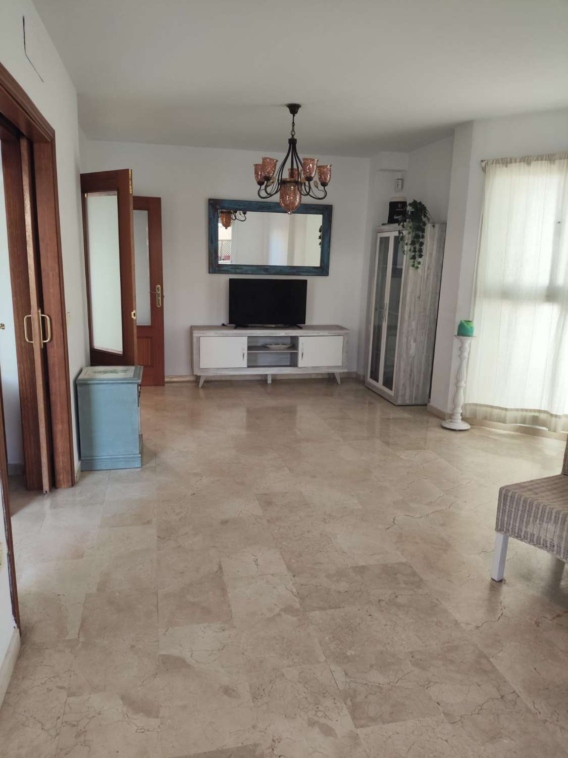 SE ALQUILA POR LARGA TEMPORADA BONITO CHALET ADOSADO   EN TORREMOLINOS