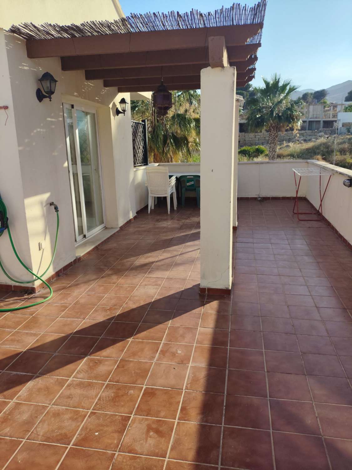 SE ALQUILA POR LARGA TEMPORADA BONITO CHALET ADOSADO   EN TORREMOLINOS