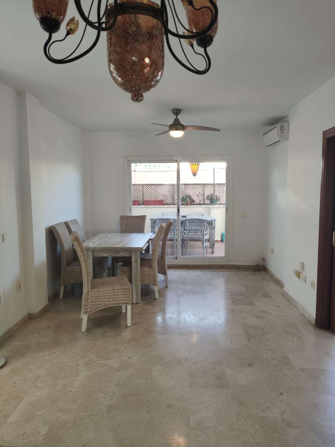 SE ALQUILA POR LARGA TEMPORADA BONITO CHALET ADOSADO   EN TORREMOLINOS