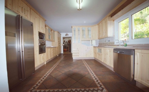 FOR RENT FROM 1.7.25-30.6.26 MAGNIFICENT 1-STOREY VILLA IN BENALMADENA 600 METERS FROM THE BEACH